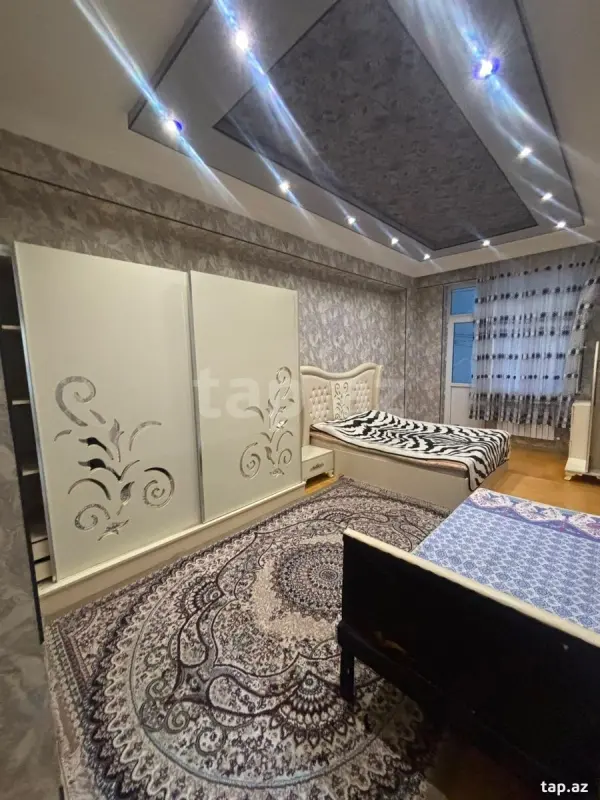 Kirayə verilir 3 otaqlı yeni tikili 200 m²