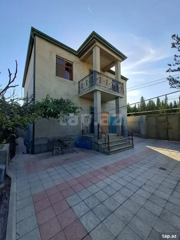 Satılır 5 otaqlı həyət evi 230 m²