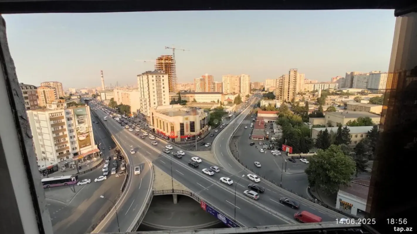 Satılır 3 otaqlı mənzil 134 m²