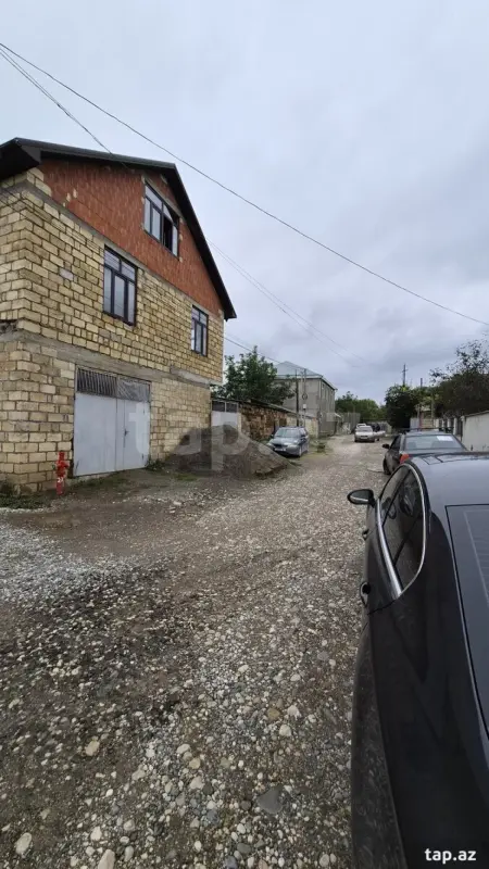 Satılır 5 otaqlı həyət evi 260 m²