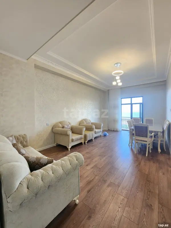 Kirayə verilir 3 otaqlı yeni tikili 120 m²