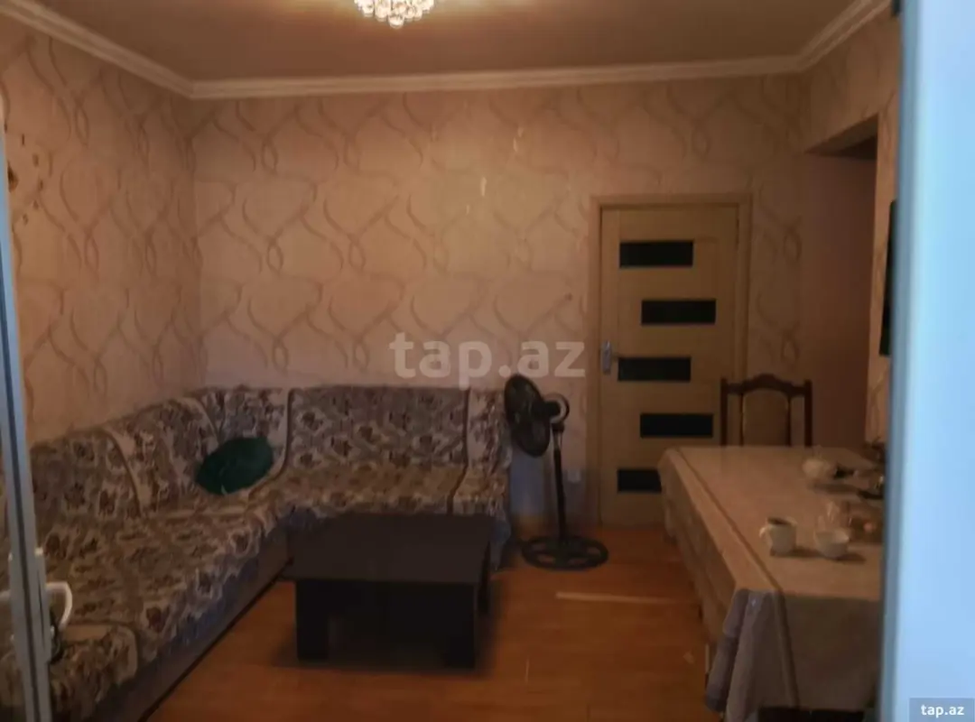 Satılır 8 otaqlı həyət evi 240 m²
