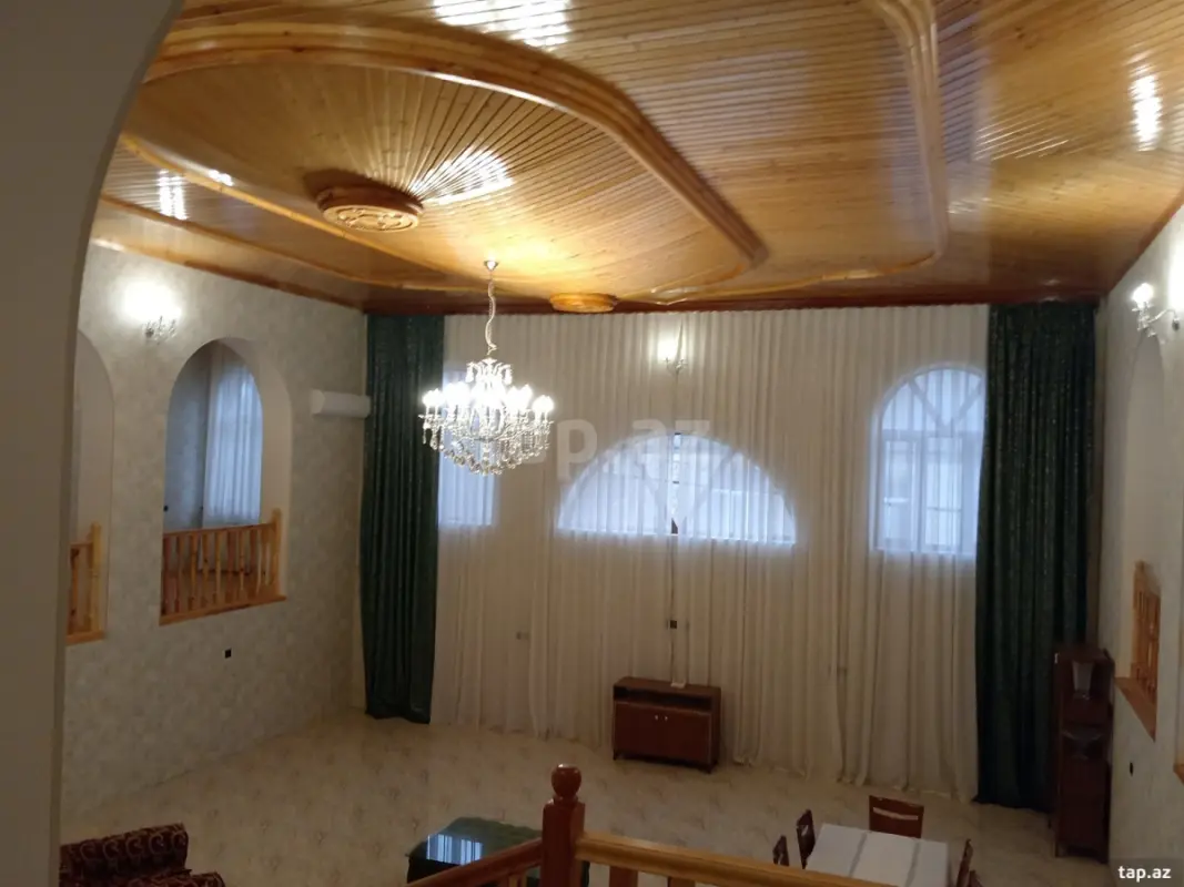 Satılır 4 otaqlı həyət evi 286 m²