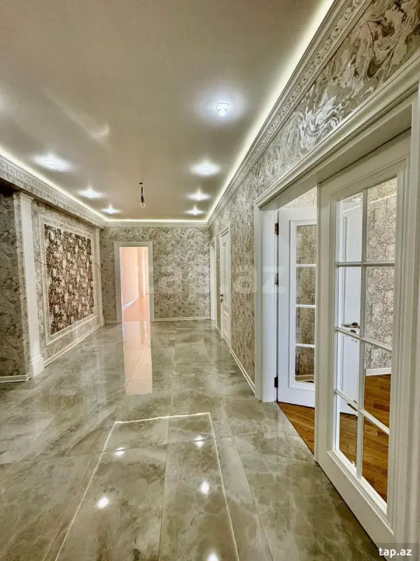 Satılır 3 otaqlı yeni tikili 150 m²