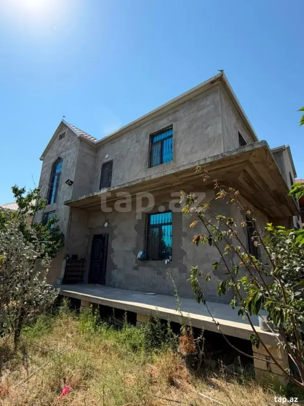 Satılır 7 otaqlı həyət evi 240 m²