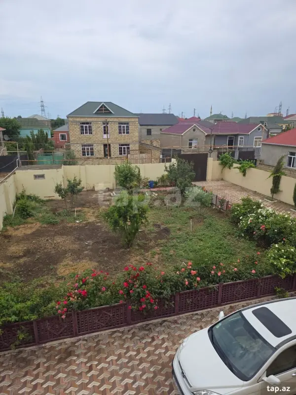 Satılır 5 otaqlı həyət evi 260 m²