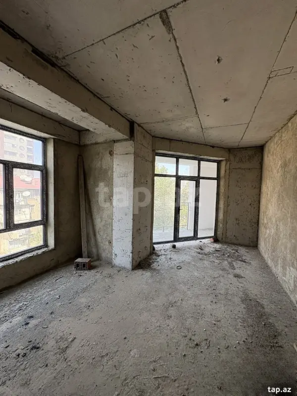 Satılır 3 otaqlı mənzil 117 m²