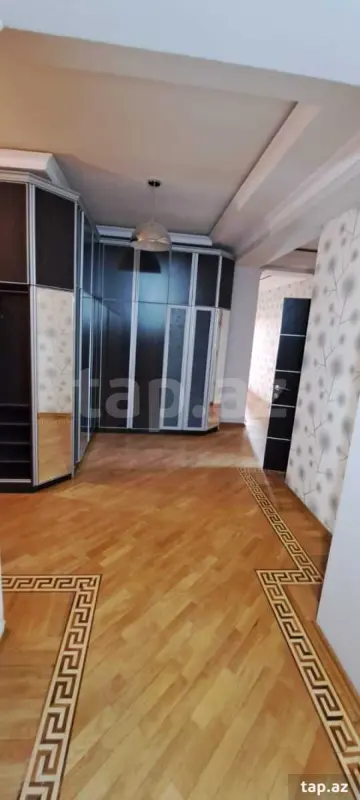 Kirayə verilir 3 otaqlı yeni tikili 120 m²