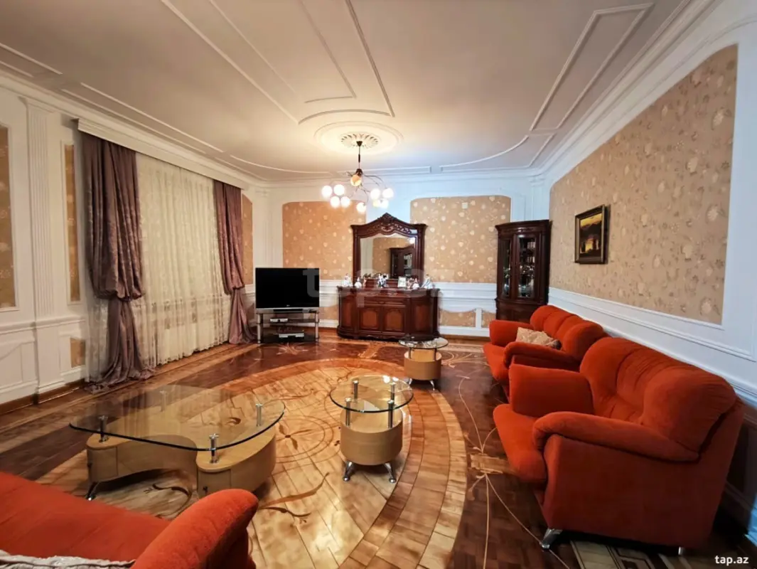 Kirayə verilir 4 otaqlı yeni tikili 200 m²
