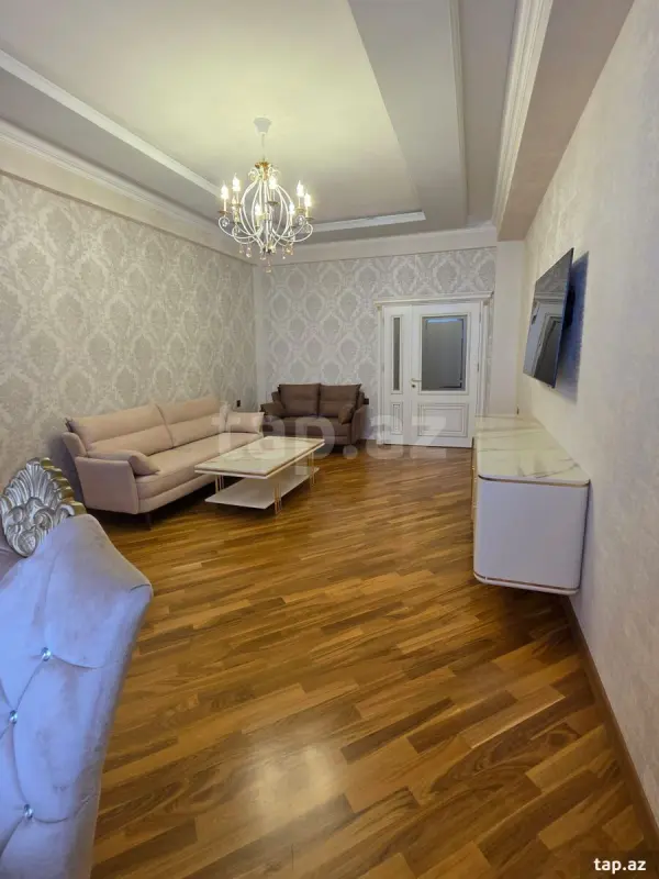 Kirayə verilir 3 otaqlı yeni tikili 115 m²