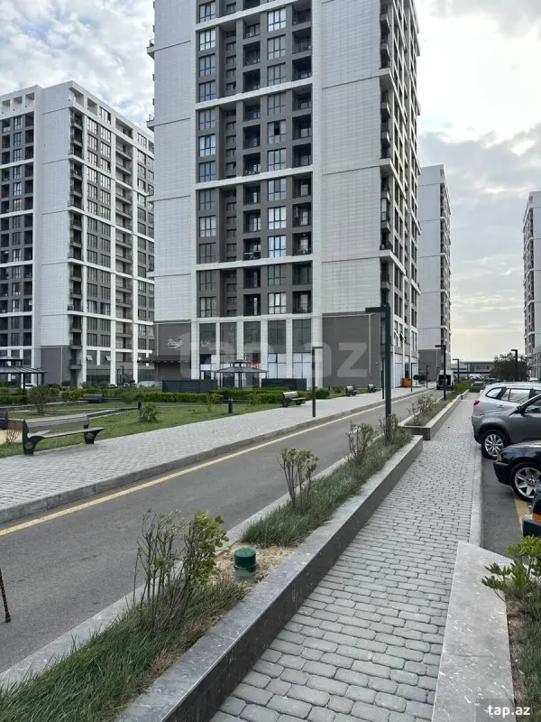 Satılır 2 otaqlı yeni tikili 72 m²