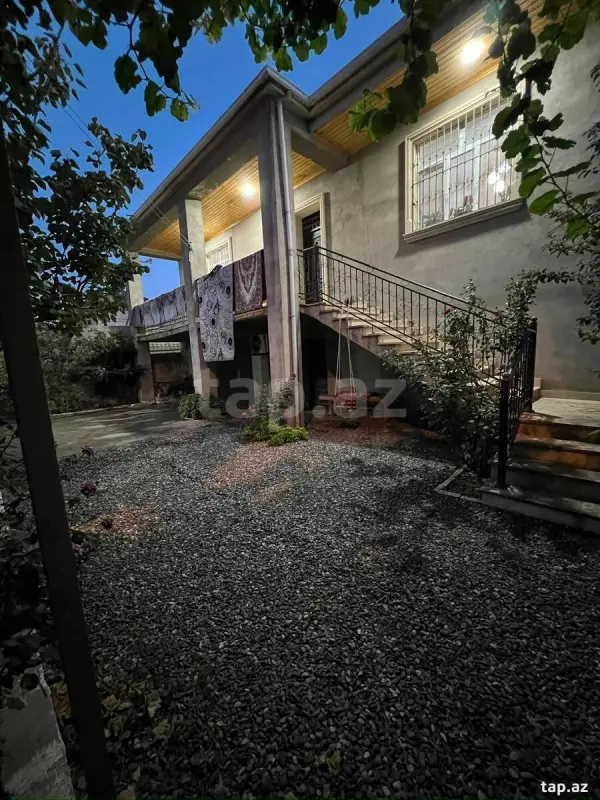 Satılır 4 otaqlı həyət evi 150 m²