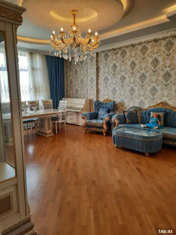 Satılır 3 otaqlı yeni tikili 130 m²