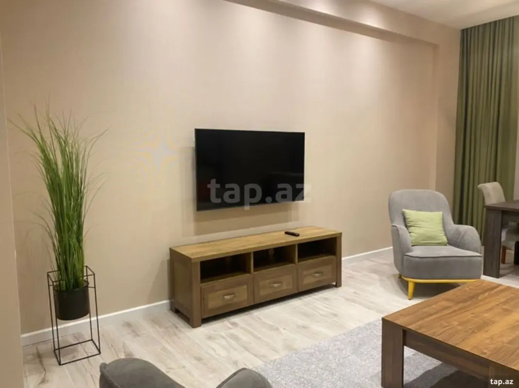 Kirayə verilir 3 otaqlı yeni tikili 120 m²