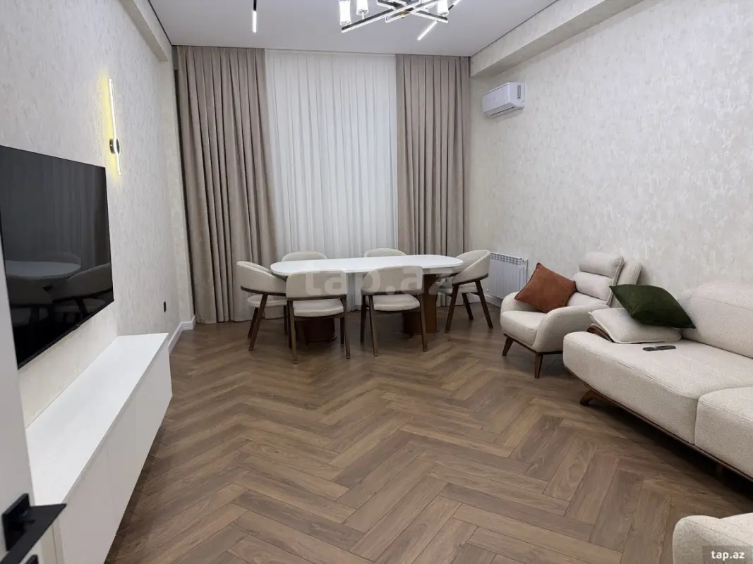 Kirayə verilir 3 otaqlı yeni tikili 149 m²