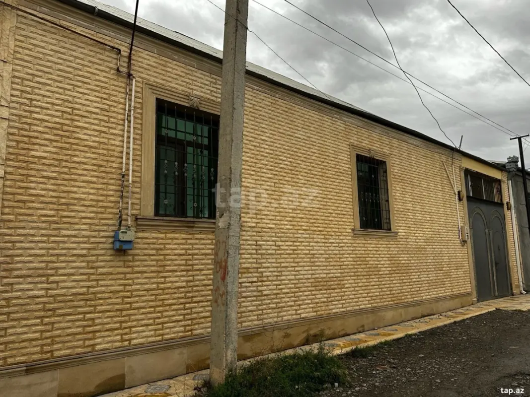 Satılır 4 otaqlı həyət evi 131 m²