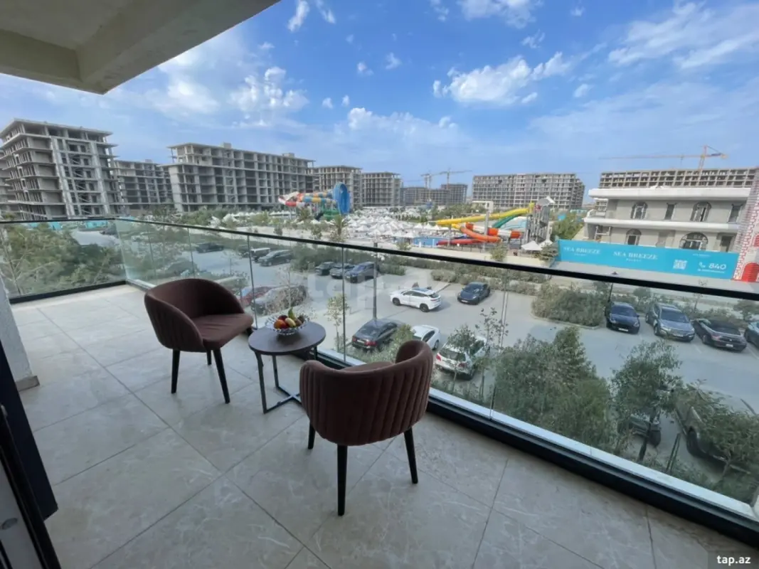 Kirayə verilir 3 otaqlı yeni tikili 160 m²