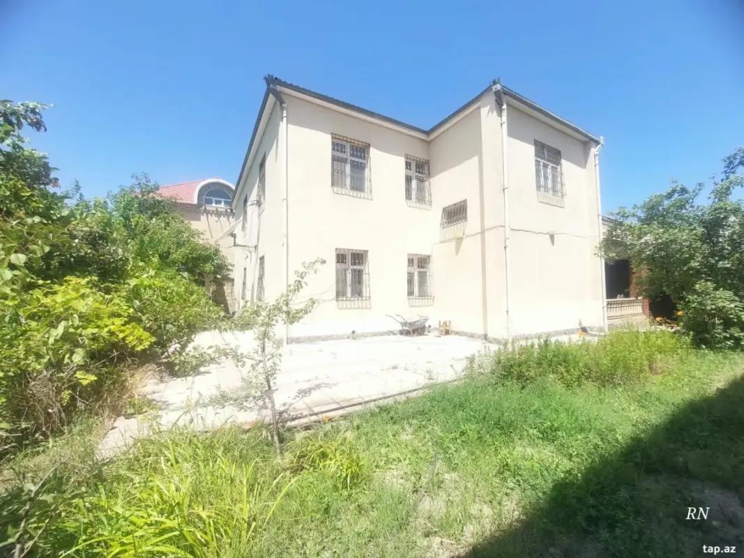 Satılır 6 otaqlı həyət evi 180 m²