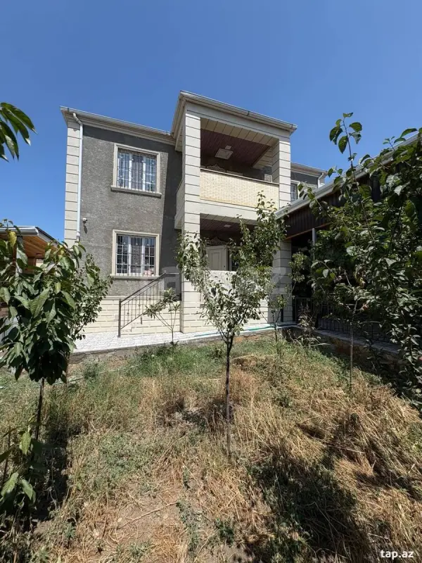 Satılır 6 otaqlı həyət evi 300 m²