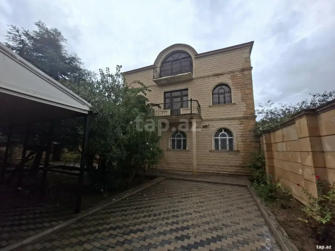 Satılır 5 otaqlı həyət evi 313 m²