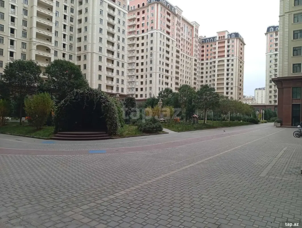 Satılır 2 otaqlı yeni tikili 76 m²