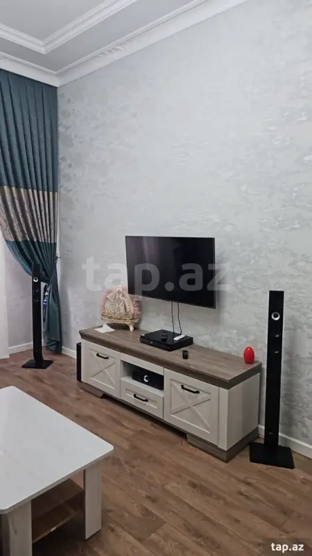 Kirayə verilir 2 otaqlı yeni tikili 61 m²