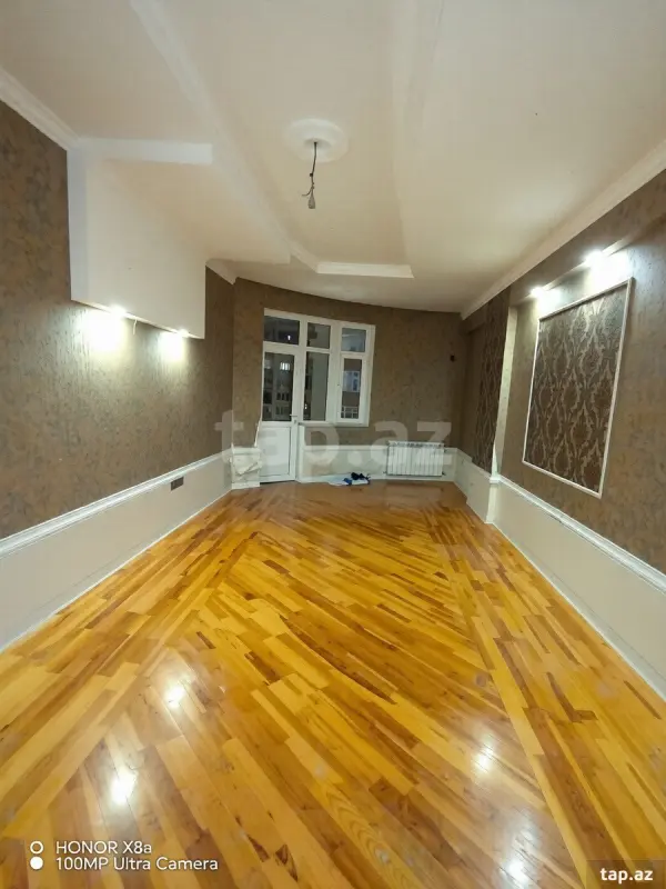 Satılır 3 otaqlı yeni tikili 125 m²