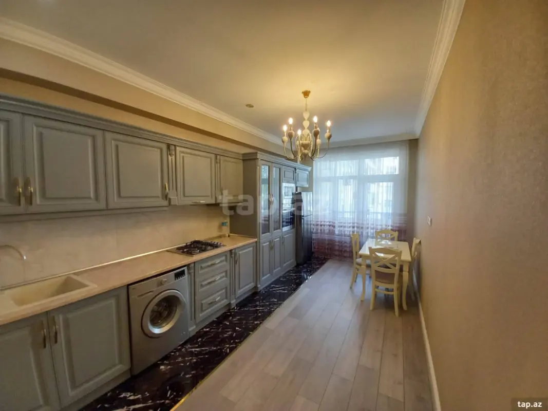 Kirayə verilir 3 otaqlı yeni tikili 176 m²