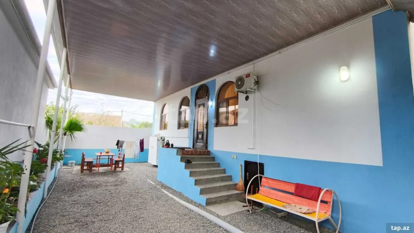 Satılır 4 otaqlı həyət evi 75 m²