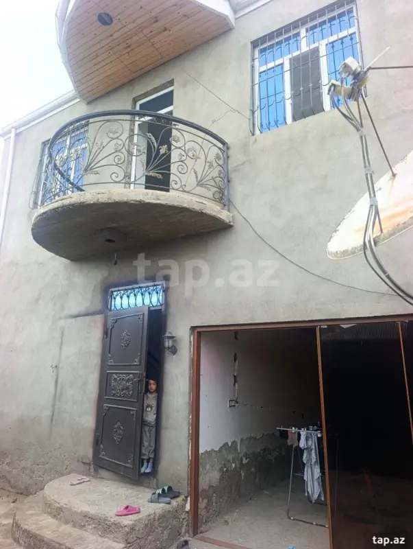 Satılır 6 otaqlı həyət evi 292 m²