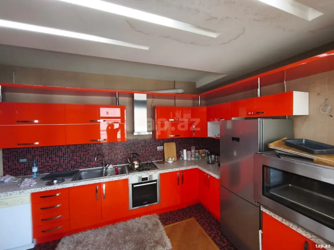Satılır 3 otaqlı yeni tikili 220 m²