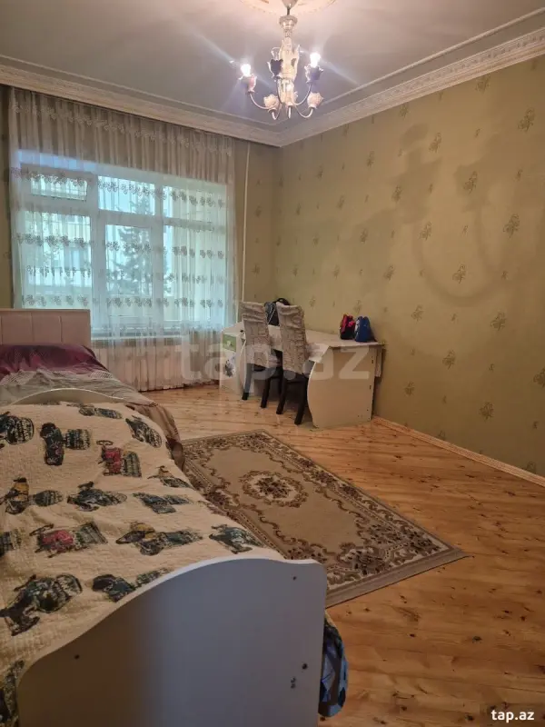 Satılır 4 otaqlı mənzil 100 m²