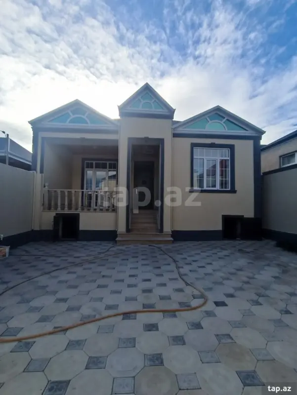 Satılır 3 otaqlı həyət evi 130 m²