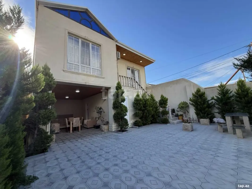 Satılır 4 otaqlı həyət evi 221 m²
