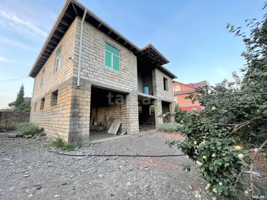 Satılır 4 otaqlı həyət evi 160 m²
