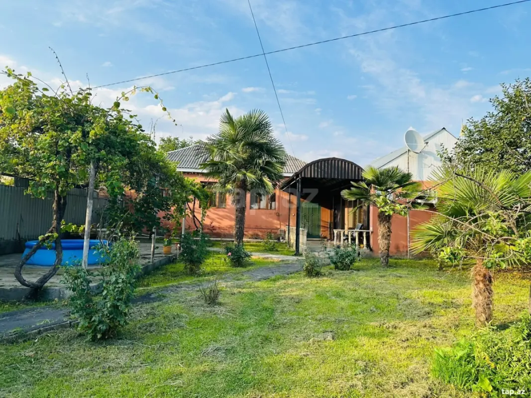 Satılır 5 otaqlı həyət evi 150 m²