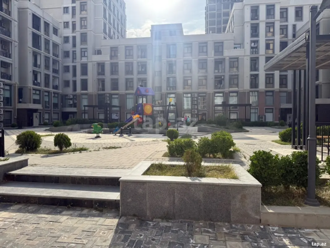 Satılır 3 otaqlı yeni tikili 131 m²