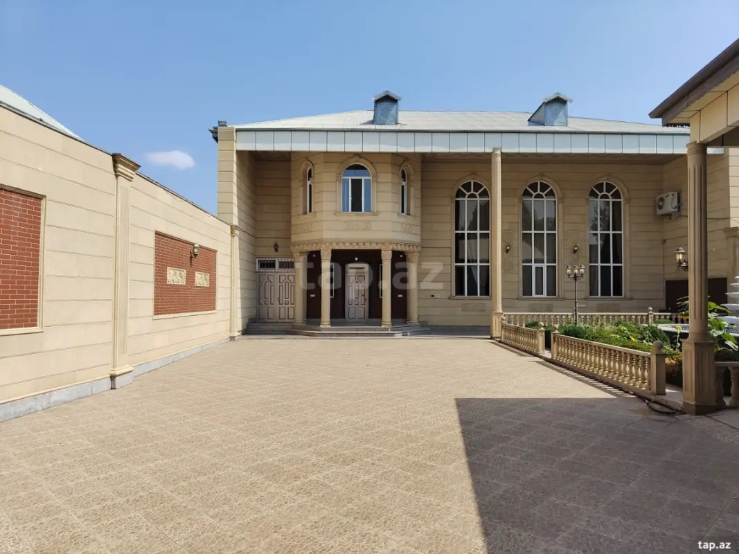 Satılır 7 otaqlı həyət evi 1000 m²