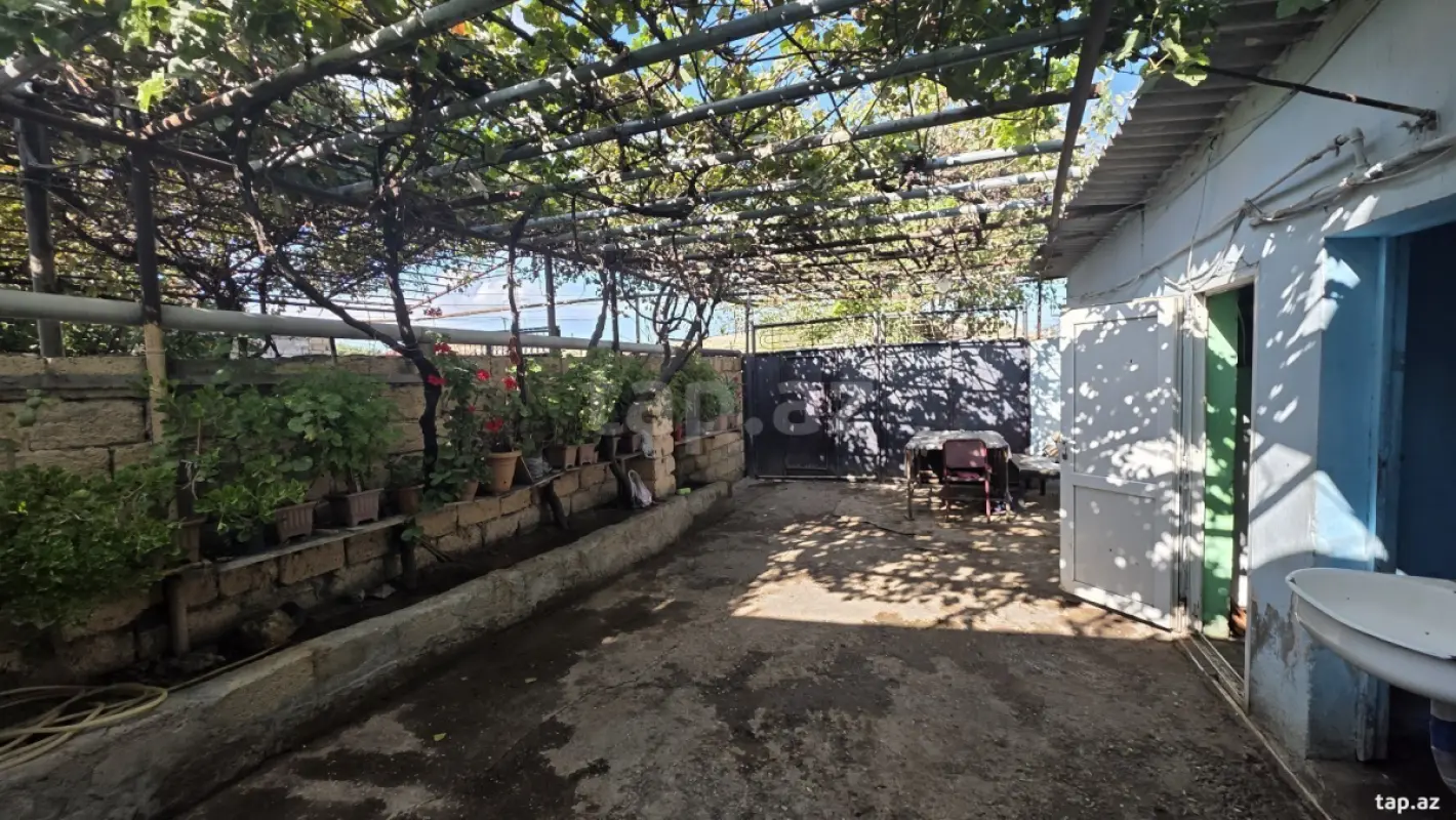 Satılır 5 otaqlı həyət evi 140 m²