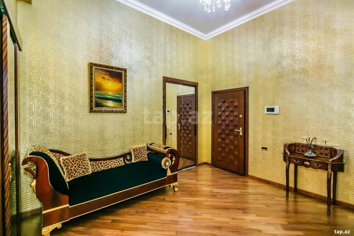 Kirayə verilir 4 otaqlı mənzil 220 m²