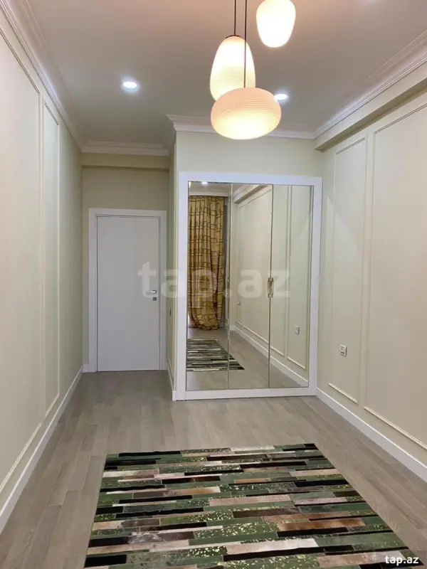 Kirayə verilir 3 otaqlı yeni tikili 170 m²