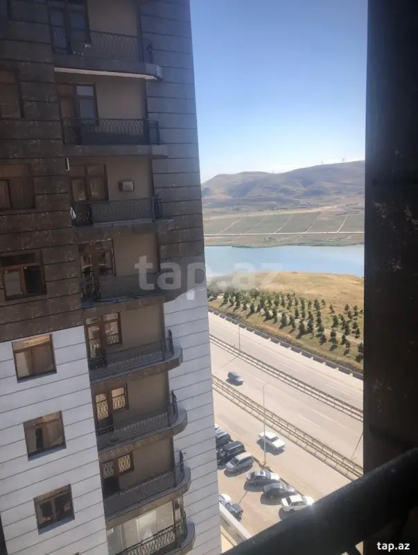 Kirayə verilir 2 otaqlı yeni tikili 70 m²
