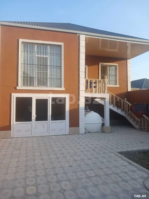 Satılır 4 otaqlı həyət evi 100 m²