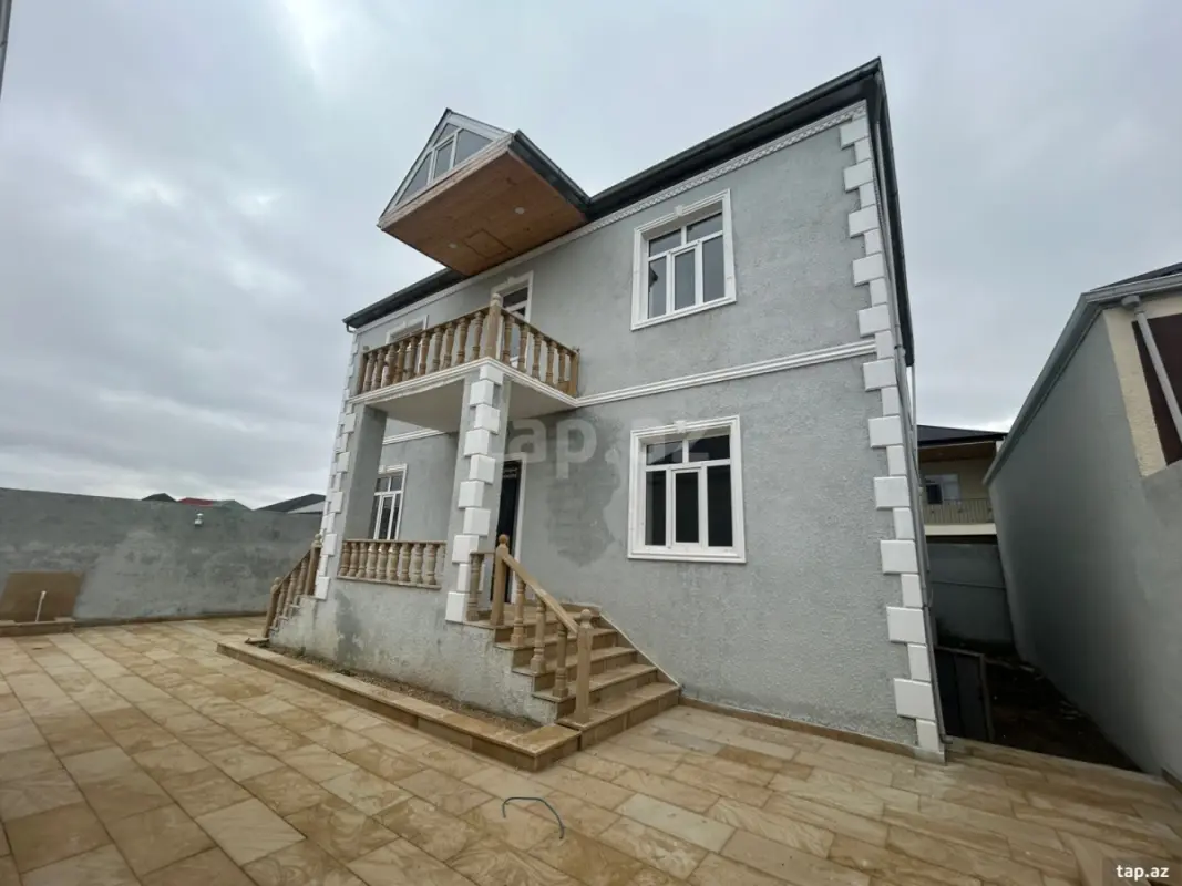Satılır 6 otaqlı həyət evi 200 m²