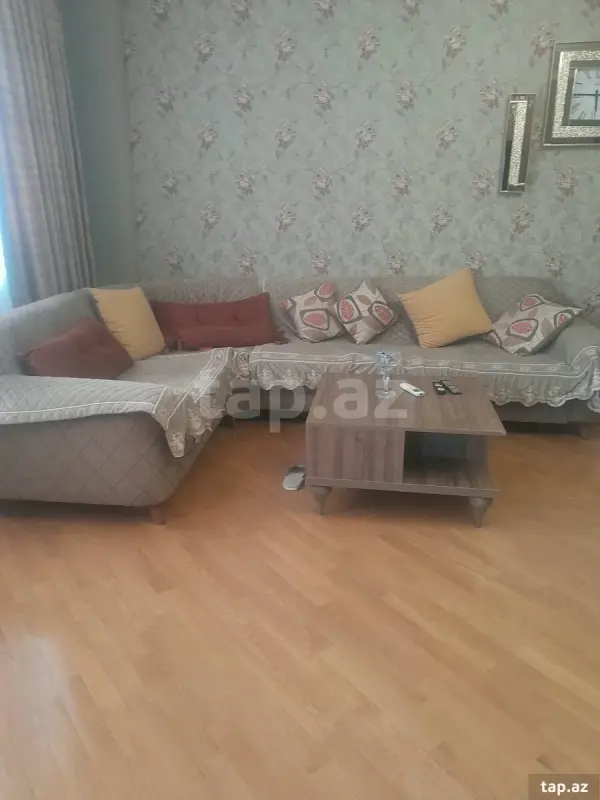 Kirayə verilir 3 otaqlı yeni tikili 140 m²