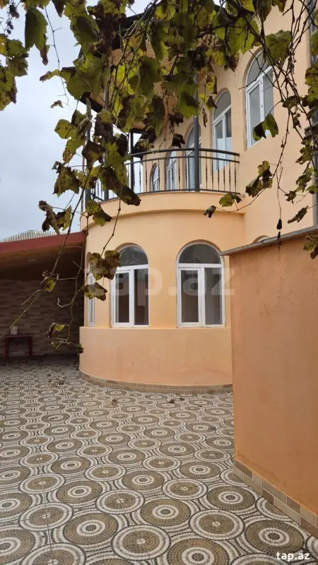 Satılır 3 otaqlı həyət evi 200 m²