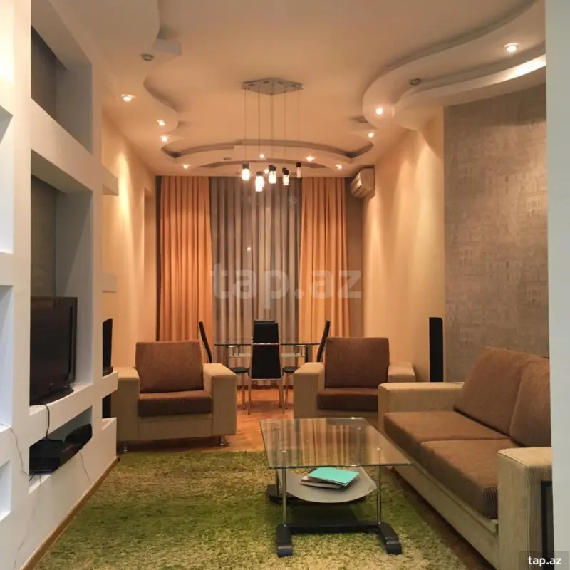 Kirayə verilir 2 otaqlı yeni tikili 70 m²