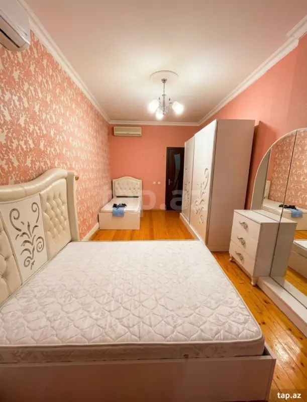 Kirayə verilir 2 otaqlı yeni tikili 60 m²