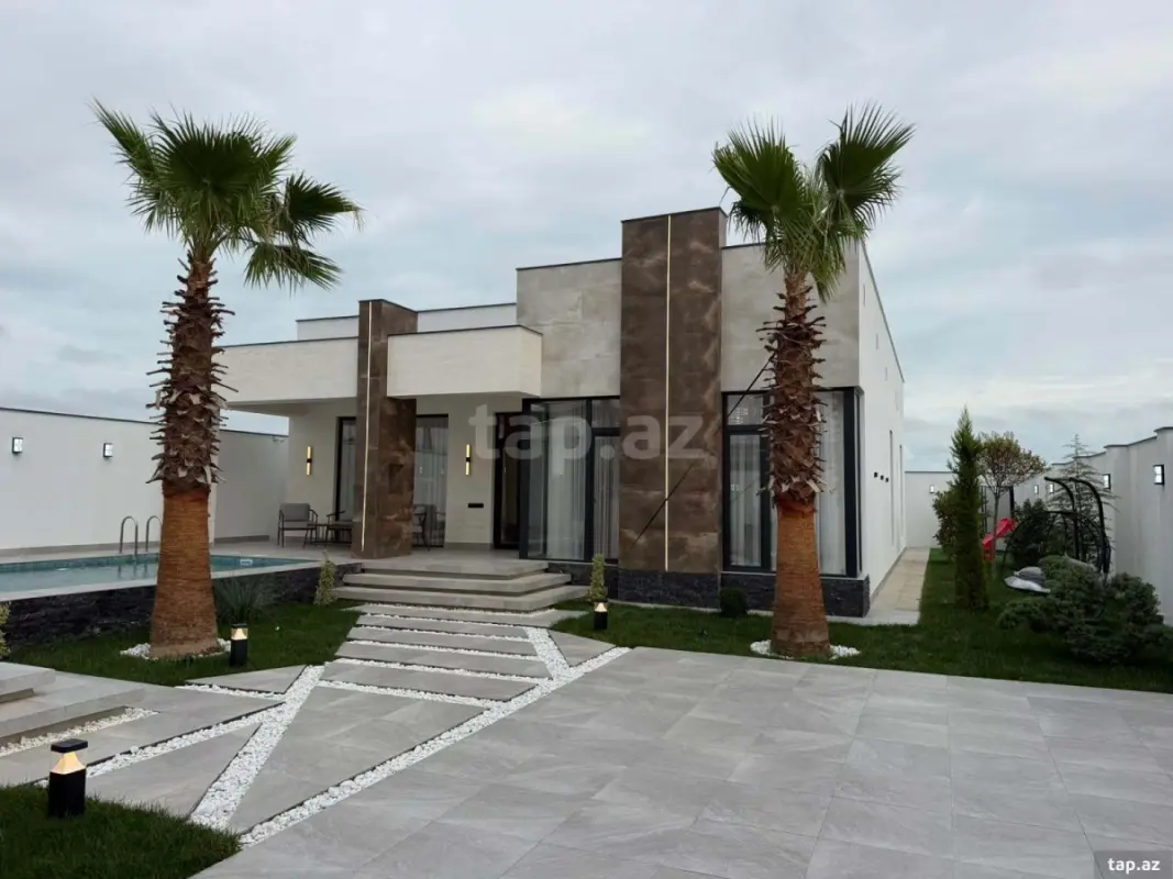 Satılır 5 otaqlı həyət evi 180 m²