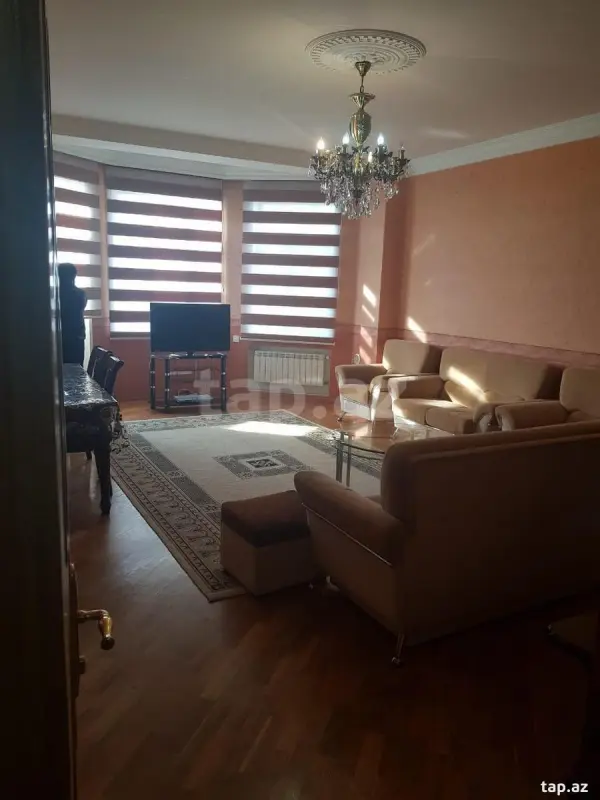 Kirayə verilir 2 otaqlı yeni tikili 100 m²